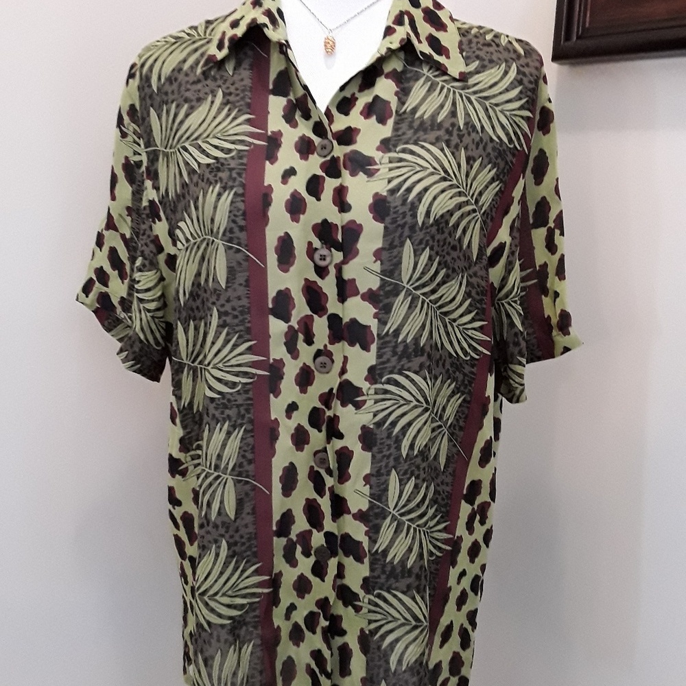 Olsen Collection animal print tunic blouse size 8